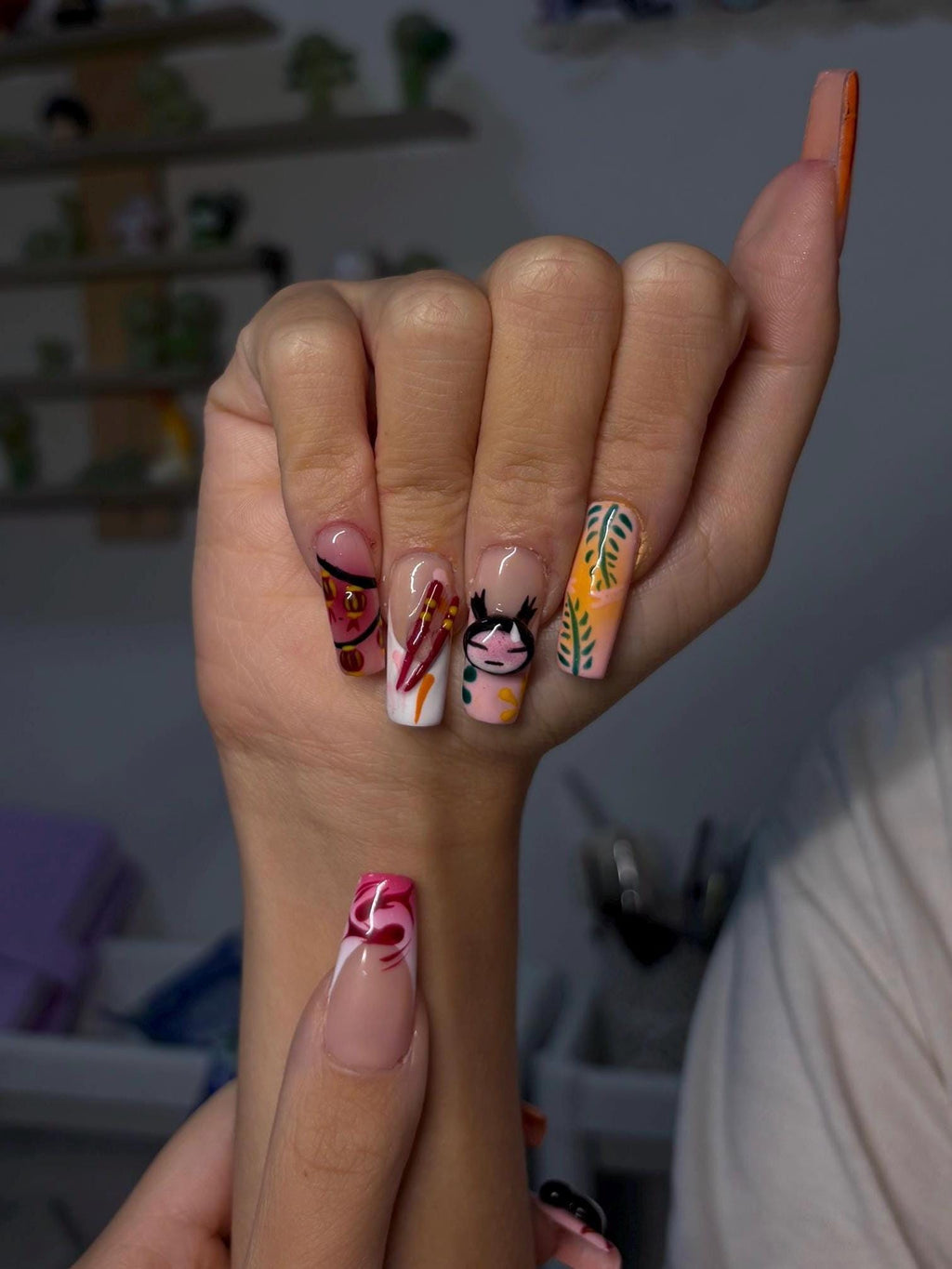 Handmade press-on nails by Pucca and Garu/ Faux ongles "press-on" faits main à l'effigie de Pucca et Garu.